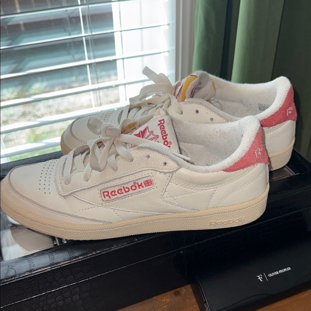 Reebok womens White Sneakers with light red Highlights